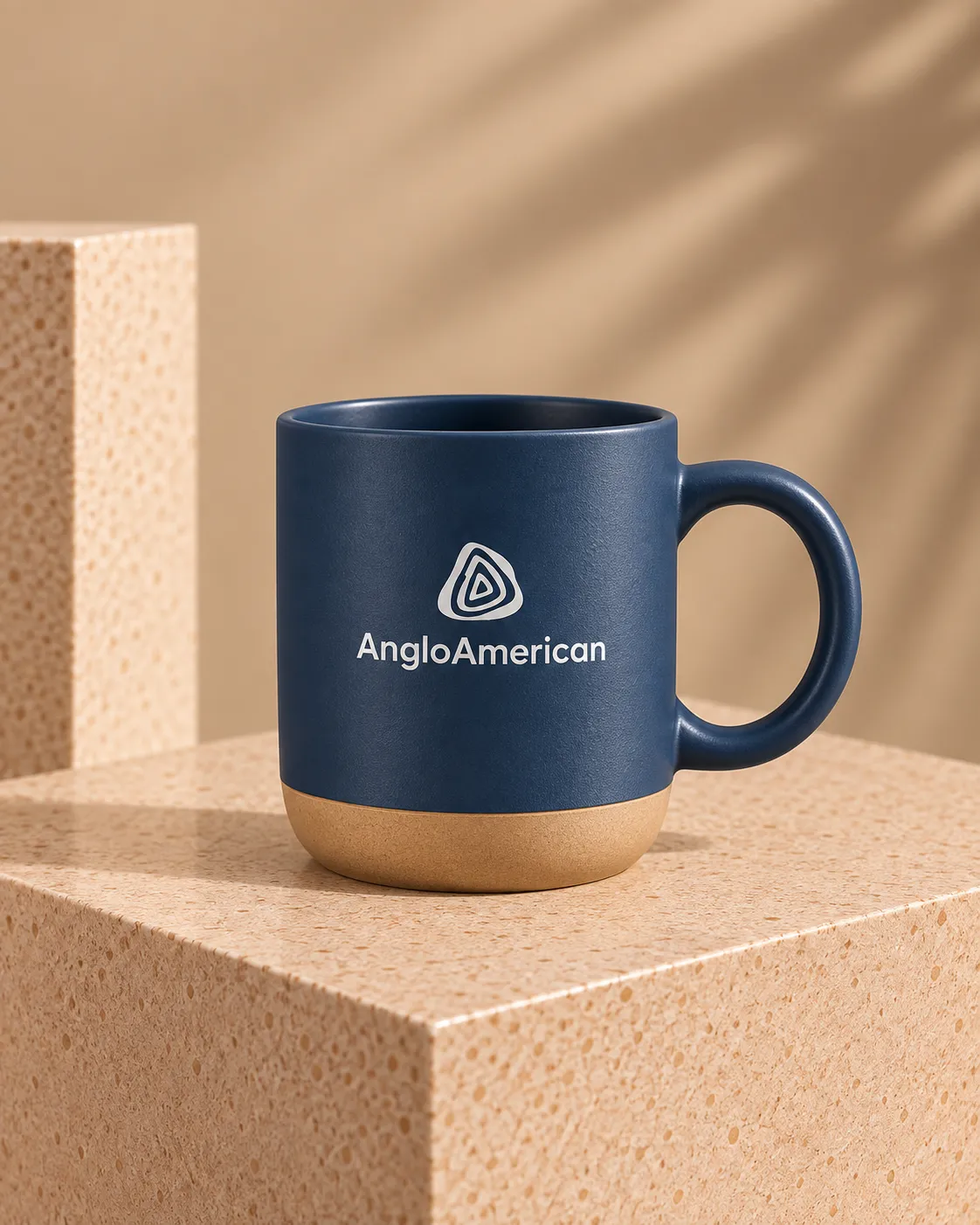 Mug cerámico negro con base de corcho personalizado